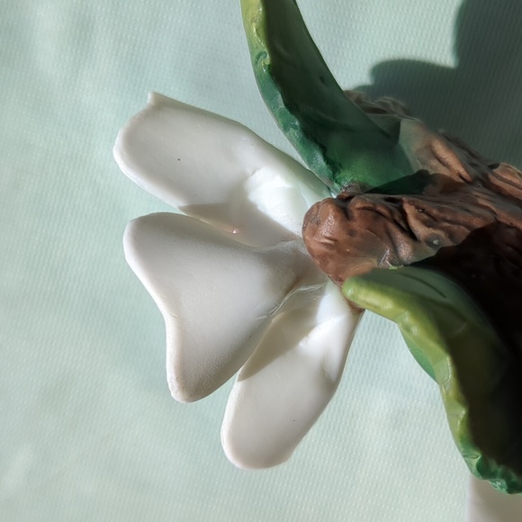 Vintage Magnolia Hand Painted Porcelain Bisque Figurine S-1 - Picture 7 of 10